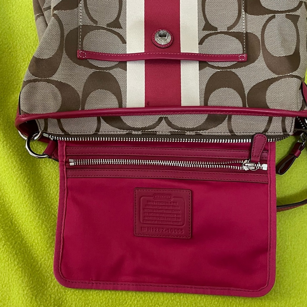 Coach Signature Pattern Purse